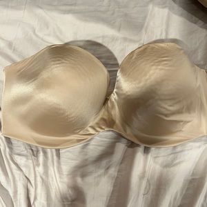 Curvy couture strapless bra